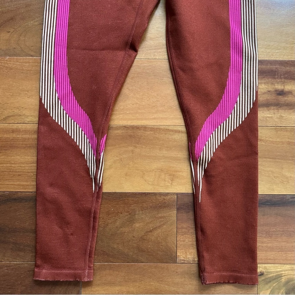 Fabletics Ultra High Waisted Seamless Stripe Leggings - Picture 6 of 10